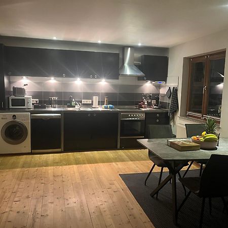 Tritt Ein Bring Glueck Herein - Exquisite 75 Qm - Messenaehe - Parkplatz - Flughafennaehe Ντίσελντορφ Εξωτερικό φωτογραφία